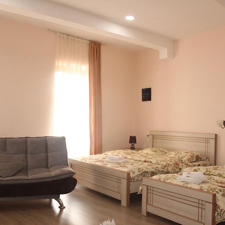 Hotel Vita Tbilisi Esterno foto