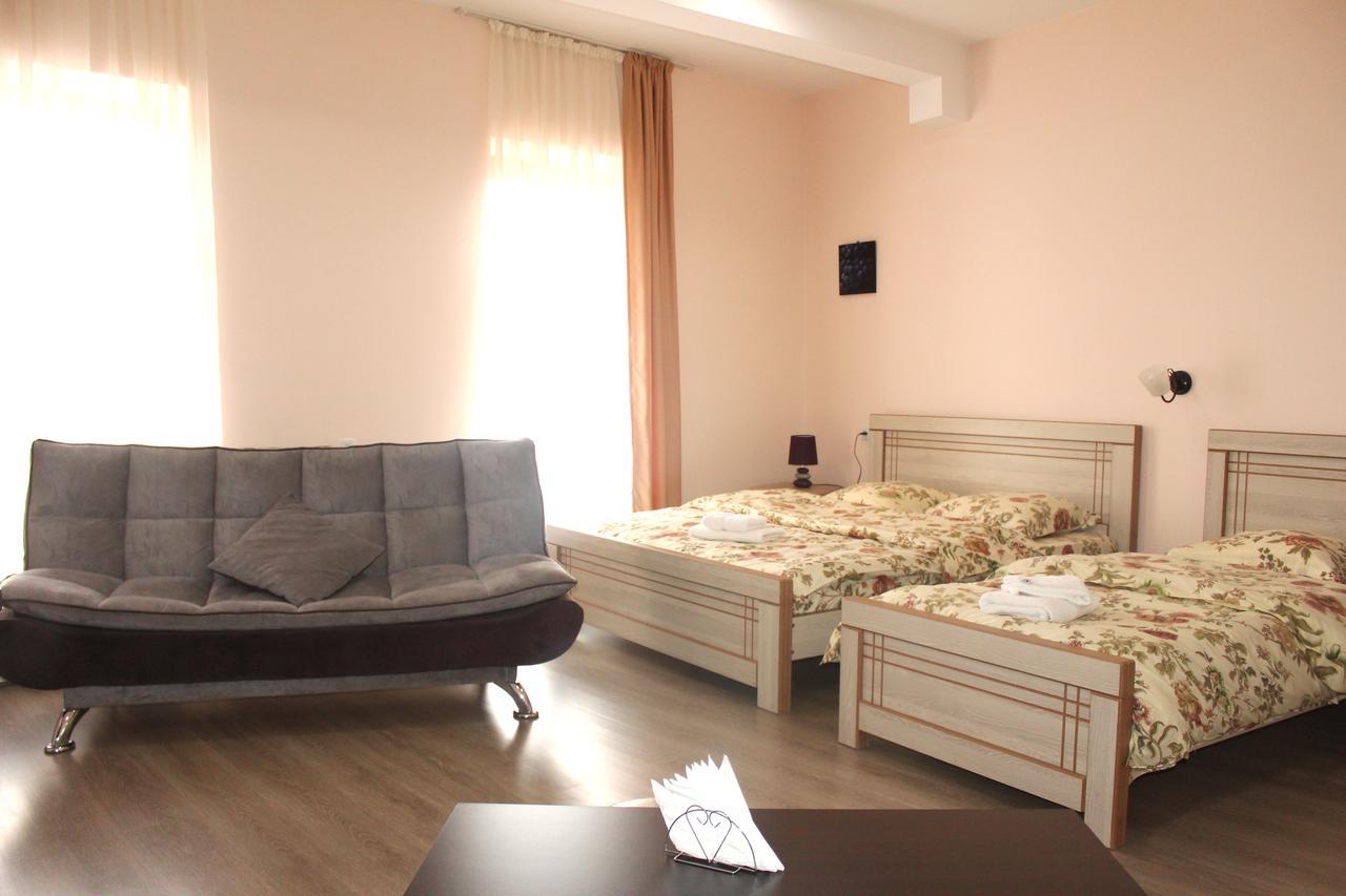 Hotel Vita Tbilisi Esterno foto