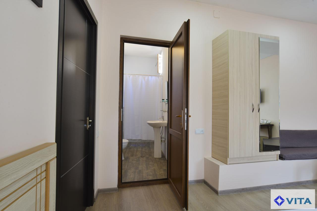 Hotel Vita Tbilisi Esterno foto