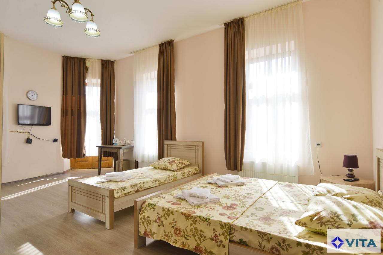 Hotel Vita Tbilisi Esterno foto