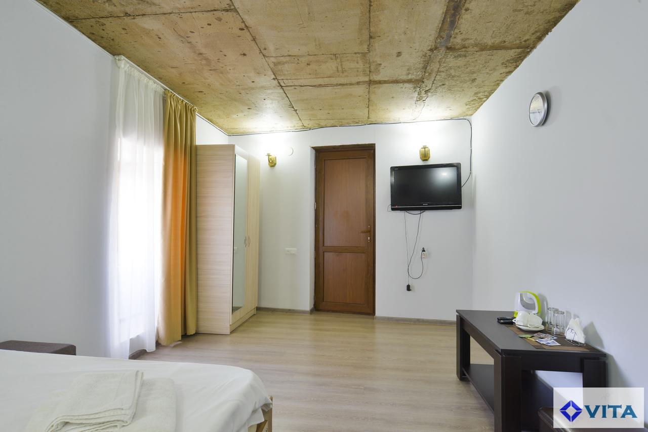 Hotel Vita Tbilisi Esterno foto