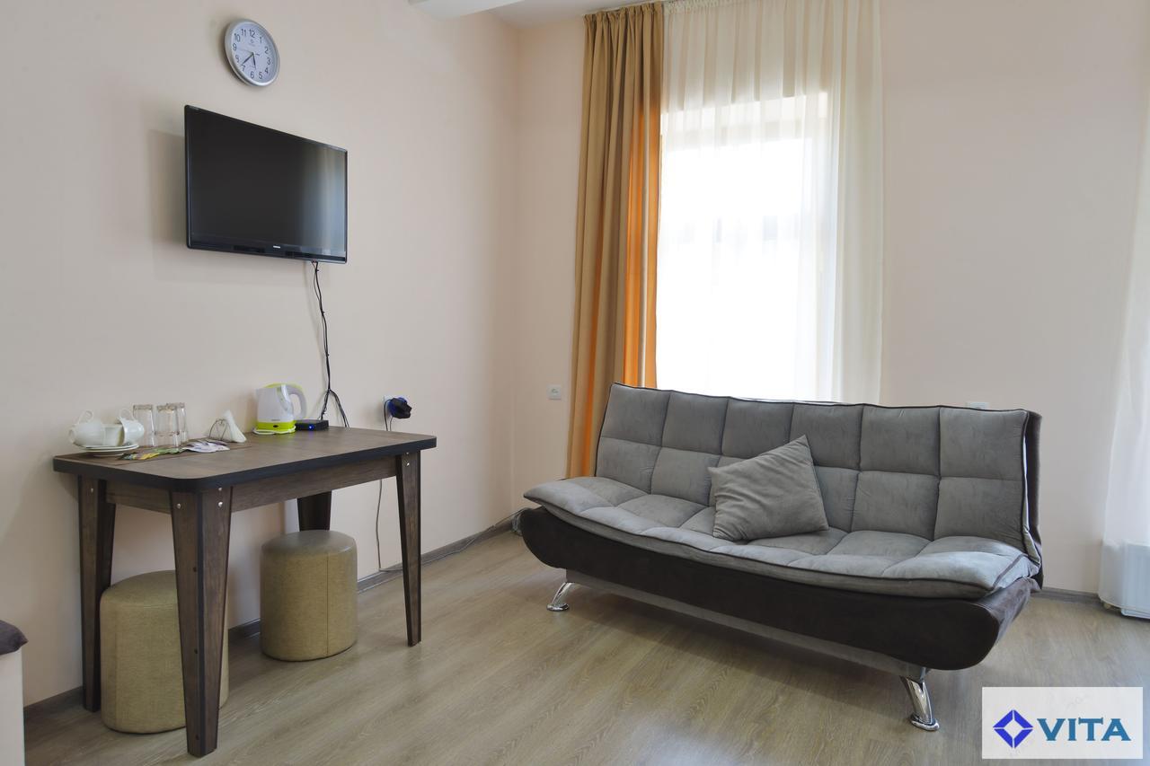 Hotel Vita Tbilisi Esterno foto