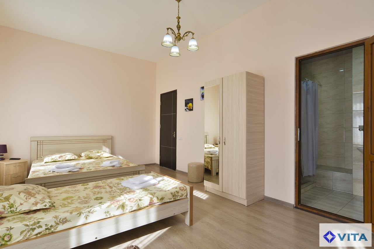Hotel Vita Tbilisi Esterno foto